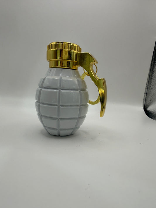 Trump Nade (white/gold variant)